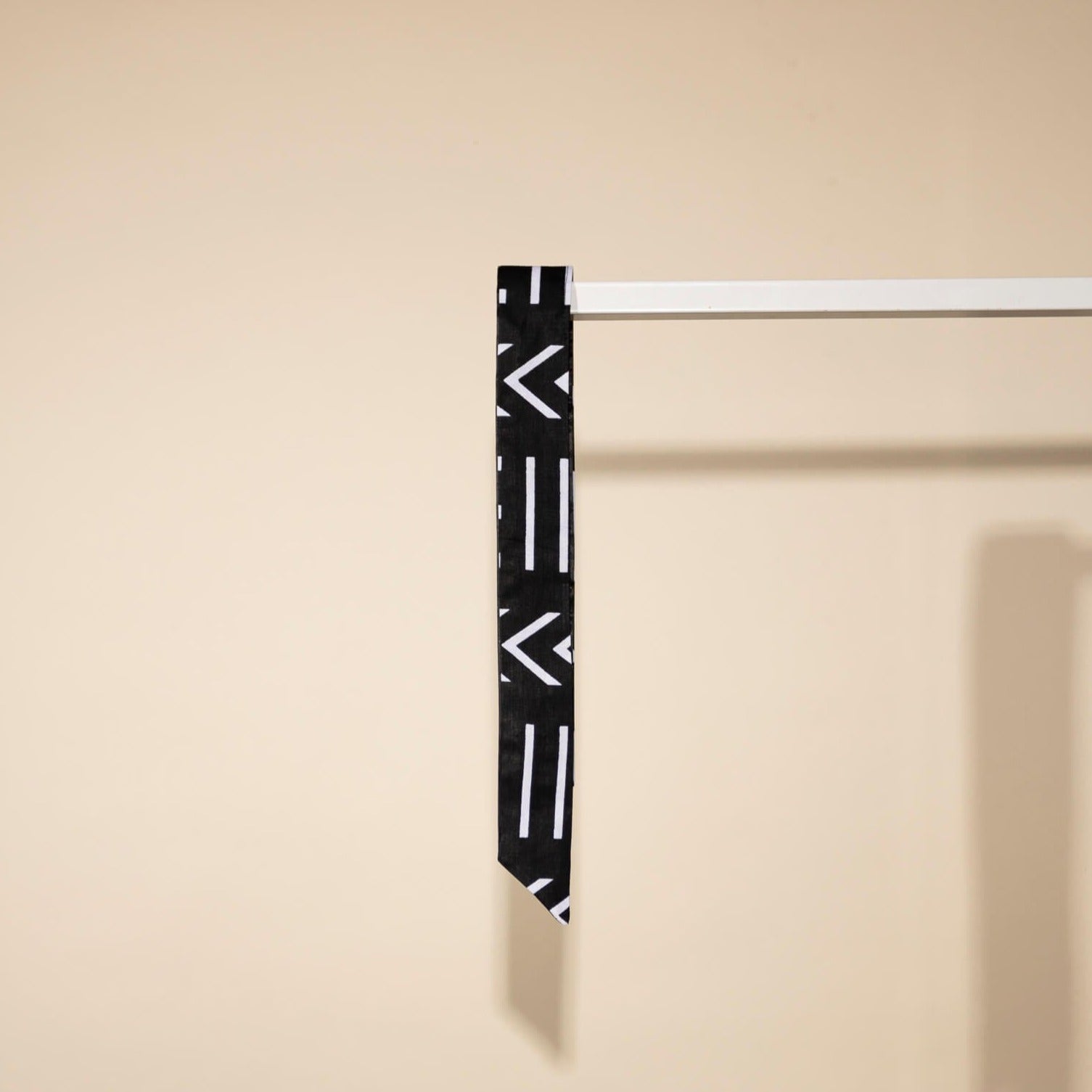 Arribada Black & White Geometric African Print Satin Tie Headband