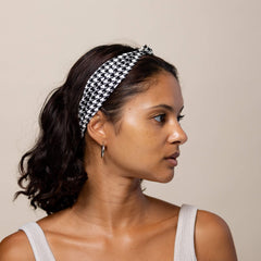 Liya Black & White Houndstooth Pattern Knotted Headband