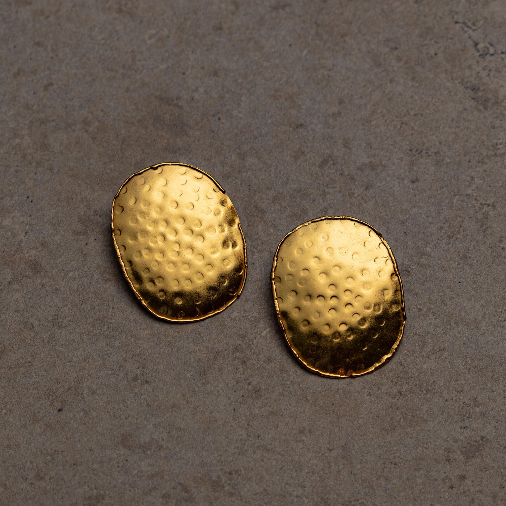 Chaka Oval Earrings - Medium
